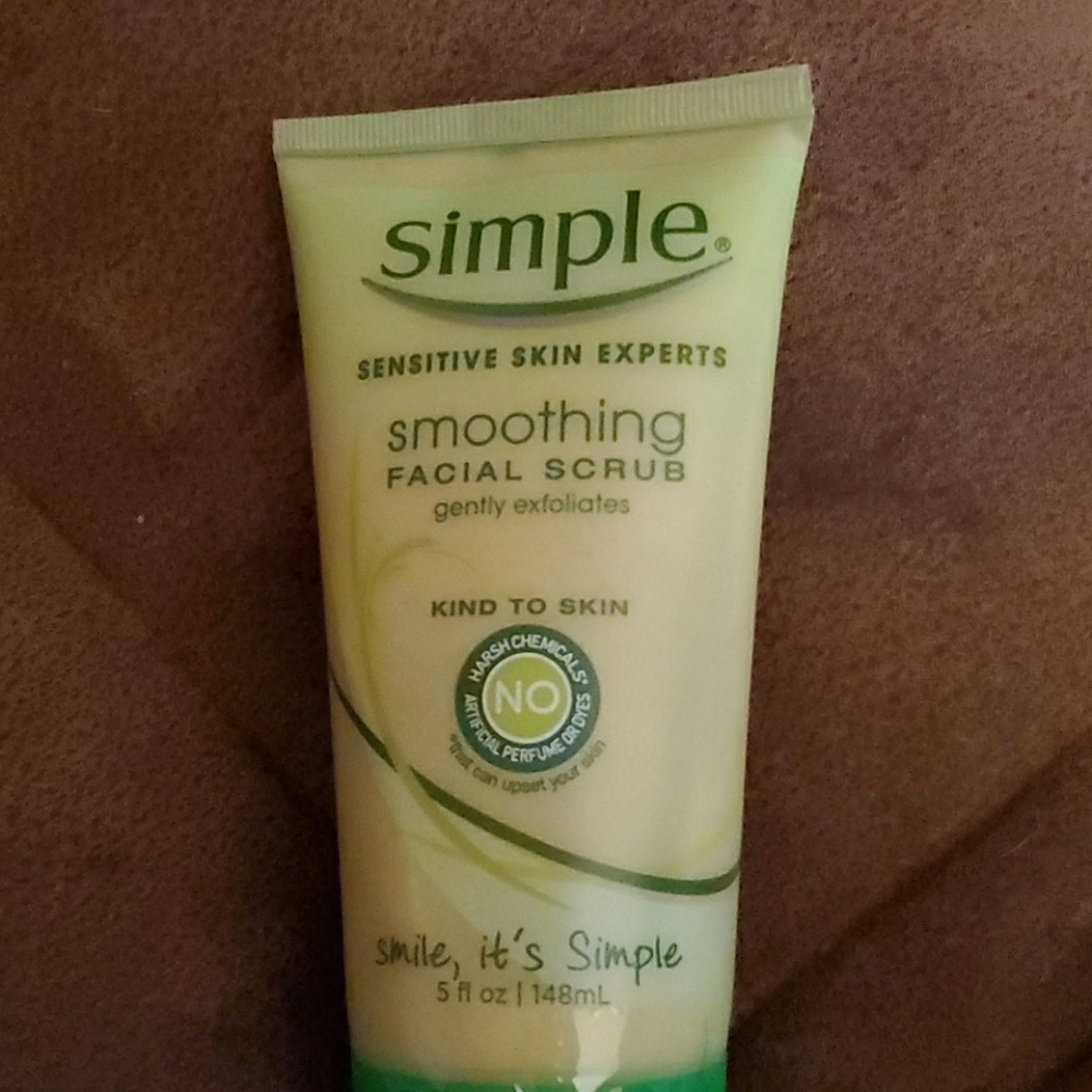 Simple smoothing facial scrub